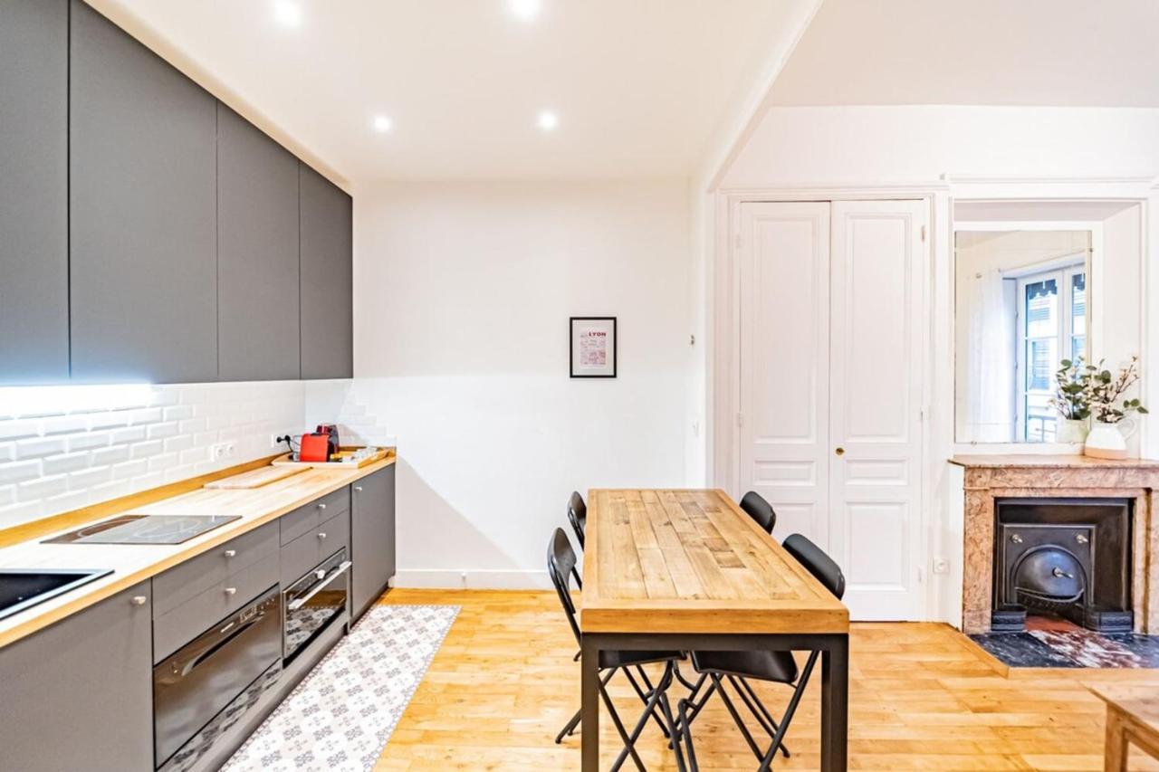 Aapartment With Character Parquet Flooring Fireplace - Charpennes Villeurbanne Exterior photo